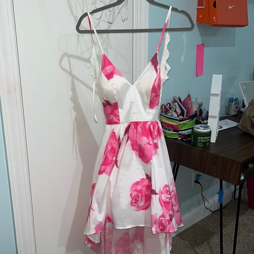 Beautiful Formal Dress Floral w Lace Zip up in Back